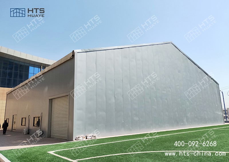 裝配式運(yùn)動(dòng)篷房從根本上解決了傳統(tǒng)建筑施工中的揚(yáng)塵污染問題
